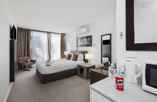 Torquay Apartment | Resort Hotel Room 226