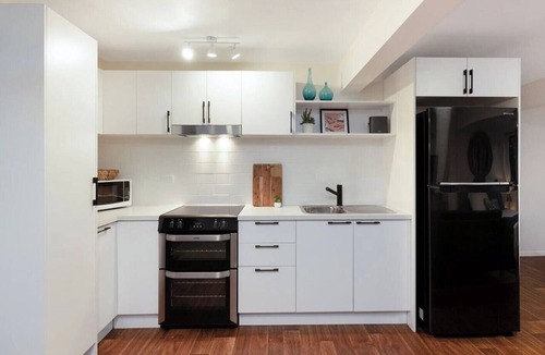 Mundingburra Apartment | Resort Retreat in Mundingburra Pool, BBQ