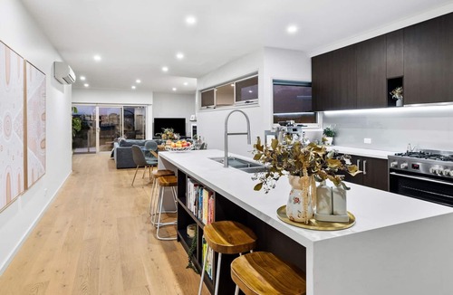 Torquay House | Resort Style Home in the Sands