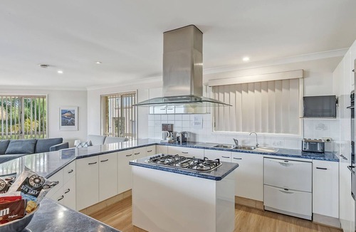 Umina Beach House | Resort Style Rock Pool Oasis