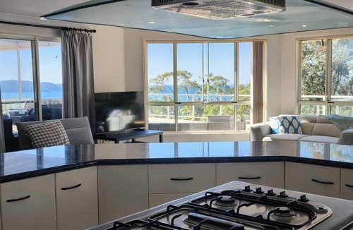 Umina Beach House | Resort Style Rock Pool Oasis