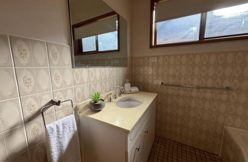 Wagga Wagga House | Rest on Best
