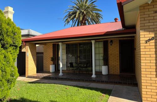 Wagga Wagga House | Rest on Best