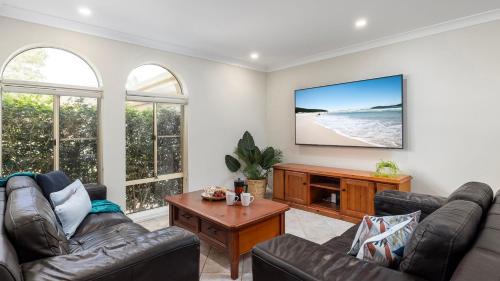 Fingal Bay House | Retreat on Pebble
