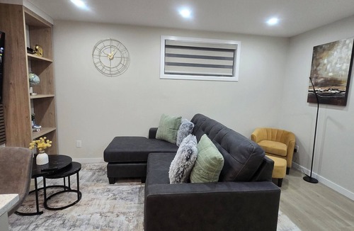 Saskatoon Apartment | Rhote's Luxury in Saskatoon. Sleek 1-Bedroom | Modern Comforts | Prime Location