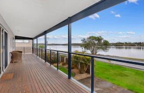Port Macquarie House | Right on The River - Settlement Point