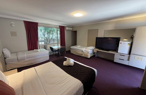 Ringwood Hotel | Ringwood Lake Inn