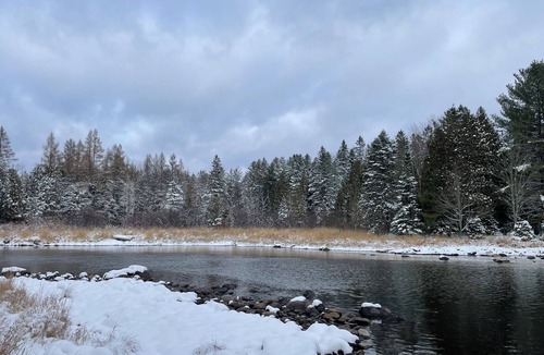 Saint-Andre-Avellin Cottage | River Cottage, Sauna and Spa