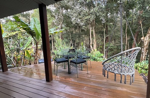 Scotts Head Apartment | River Oak Retreat, on the river, Peaceful and private 600 mtrs to beach