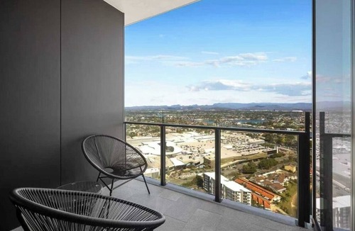 Broadbeach Apartment | River View High-Rise 1BR Apartment by GC Casino