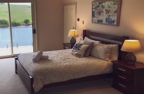 Warrnambool House | RIVER VISTA, Great River Views