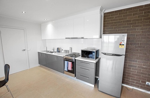Eastwood House | Riverside Haven: Elevated views of the Mitchell River and Clifton Creek