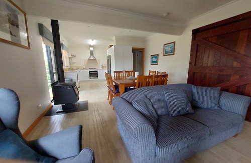 Augusta House | Riverside holiday home