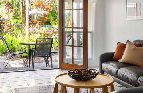 Noosaville House | Riverside Rest on Noosa River