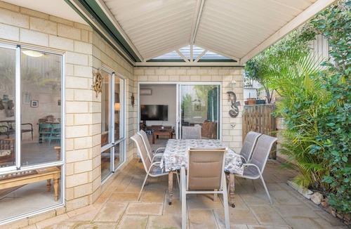 Wilson House | Riverside Retreat Near Curtin Uni & Lo Quay Café