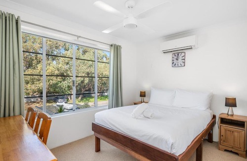 Wilson House | Riverside Retreat Near Curtin Uni & Lo Quay Café