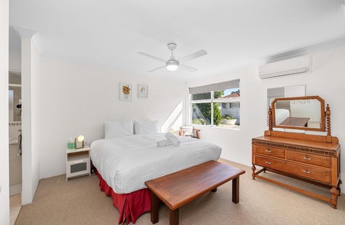 Wilson House | Riverside Retreat Near Curtin Uni & Lo Quay Café