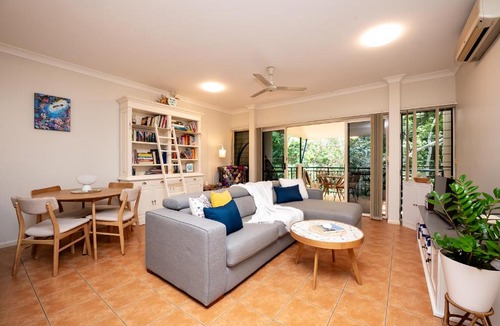 Douglas Apartment | Riverside Retreat - Your Window to Nature-close to HOSPITAL
