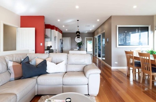 Trevallyn House | Riverview Escape.