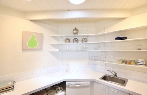 Waterhouse House | 'Robe On The Beach' - Large, sprawling beachfront holiday home in Robe.