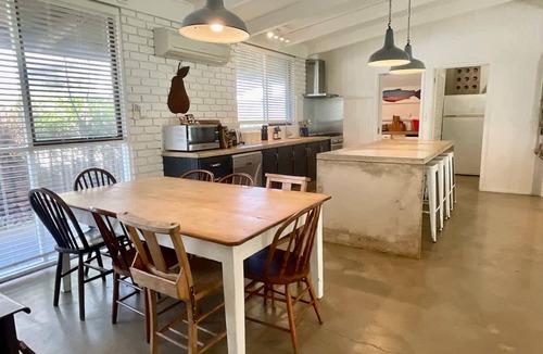Waterhouse House | Robe's Hidden Gem - WiFi, Pet Friendly Outside