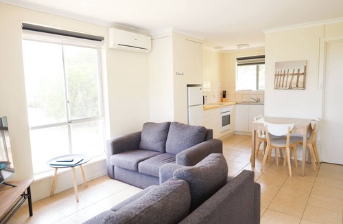 Waterhouse Hotel | Robe Sunset Apartments