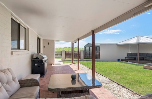 Empire Vale House | Robins Place - Pet Friendly River Retreat