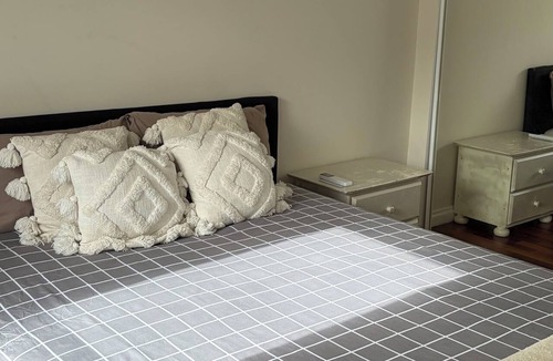 St. Albans House | Room-cozy Studio Retreat in Saint Albans