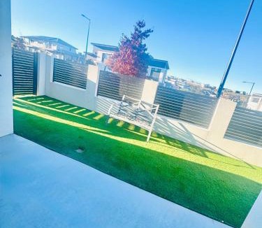 Molonglo Valley House | Room for four Bright relaxing Guest suite