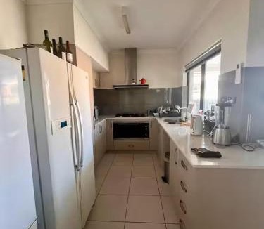 Bedford House | Rooms in Quiet House in Bedford