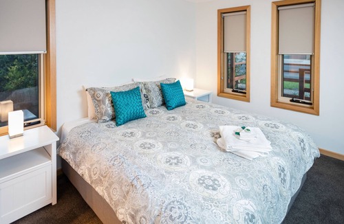 Railton House | Roomy modern 3-bedroom home