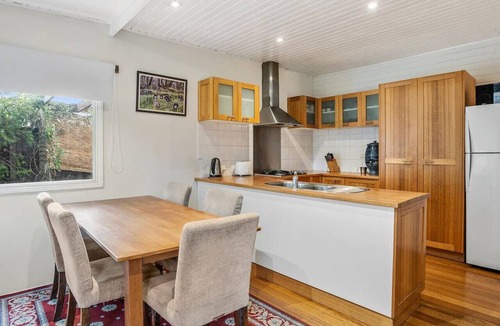 New Town Cottage | Roope Cottage-Location, Free WiFi & Parking