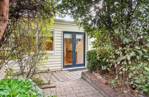 New Town Cottage | Roope Cottage-Location, Free WiFi & Parking