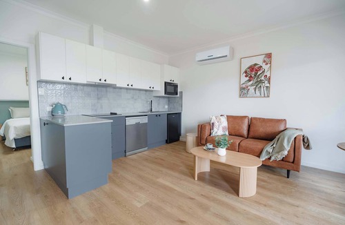 Dubbo Apartment | Ropa Premium Suite - Luxe Stay in Dubbo
