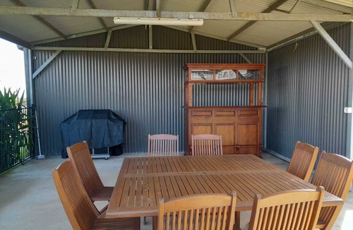 Williams House | Rose Creek Farm Stay in Williams! Pet friendly Farm Stay !