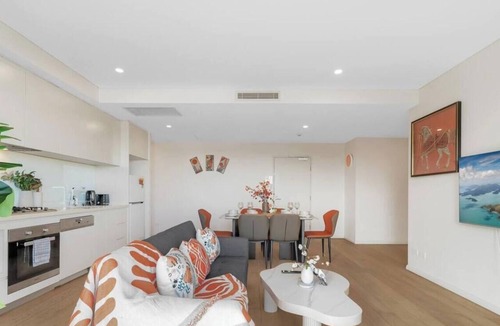 Rosebery Apartment | Rosebery 宽敞公寓｜近 Green Square 车站、机场、悉尼 CBD