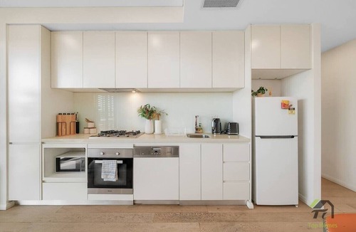 Rosebery Apartment | Rosebery 宽敞公寓｜近 Green Square 车站、机场、悉尼 CBD