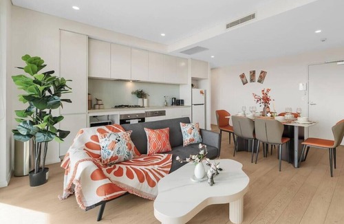 Rosebery Apartment | Rosebery 宽敞公寓｜近 Green Square 车站、机场、悉尼 CBD