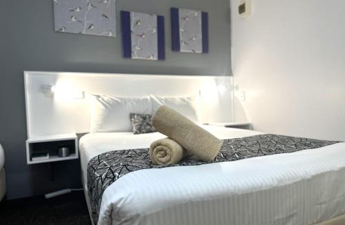 Woolgoolga Hotel | Rosebourne Gardens Motel