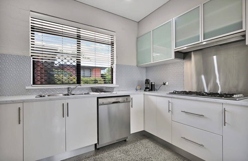 Bletchington House | Roselawn - Short Stroll to Botanic Gardens, Pets
