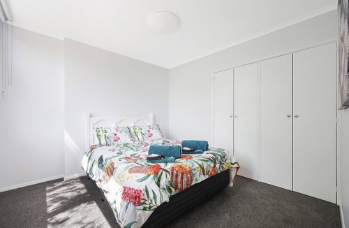 Warrnambool Apartment | Rosella Perch - Close to Warrnambool Racecourse