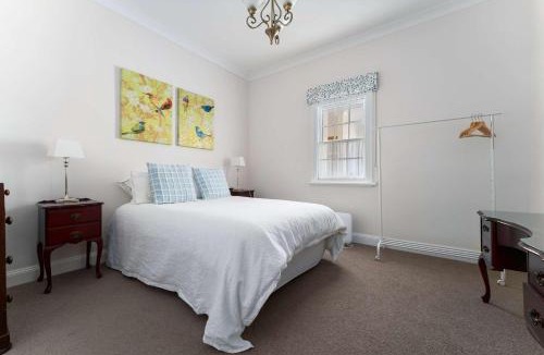 Meadow Flat House | Rosevilla Retreat - Beautiful Farm Getaway