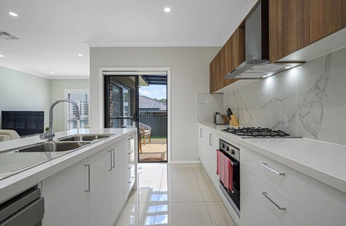 Rouse Hill House | Rousehill Sweet Spacious 4BR Quiet House