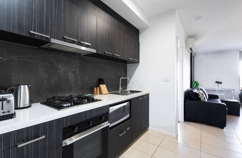 North Melbourne Apartment | Rowan Place – Relaxed Stay with Free Parking