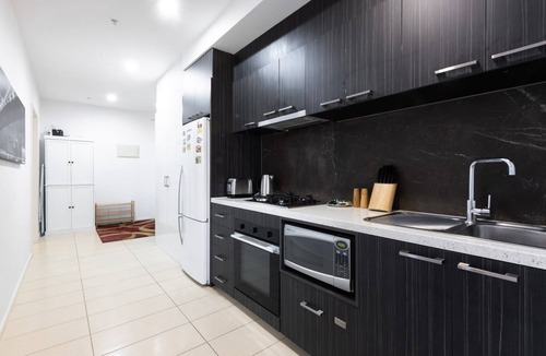 North Melbourne Apartment | Rowan Place – Relaxed Stay with Free Parking