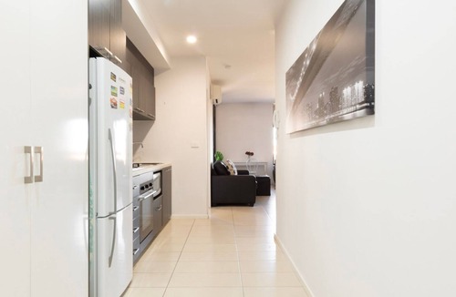 North Melbourne Apartment | Rowan Place – Relaxed Stay with Free Parking