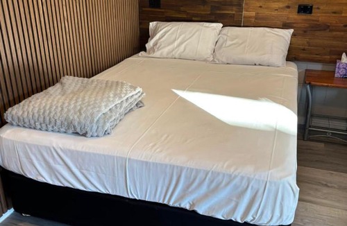 Parkhurst Hotel | Royal oak motel