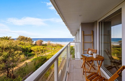 Narrabeen Apartment | Royal Surf - Direct Beachfront
