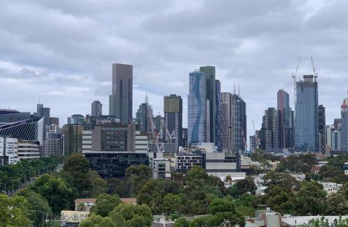 North Melbourne Apartment | Royal Tower - A Luxury and Convenient