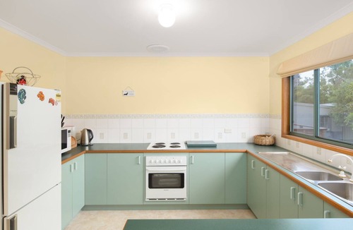 Cowes House | Roydon Island Retreat